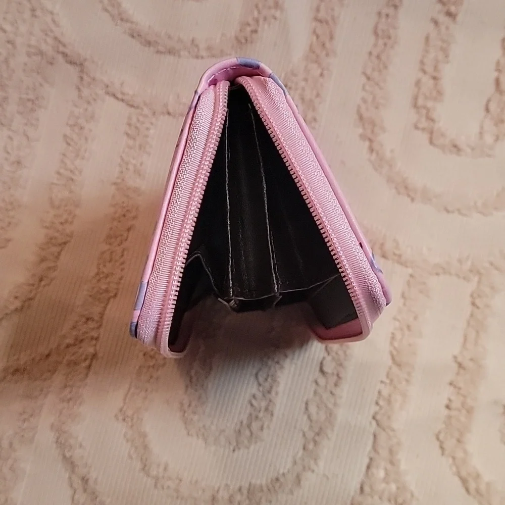 Hello Kitty Multi-slots card holder, purse for daily use, pink. NWOT.
